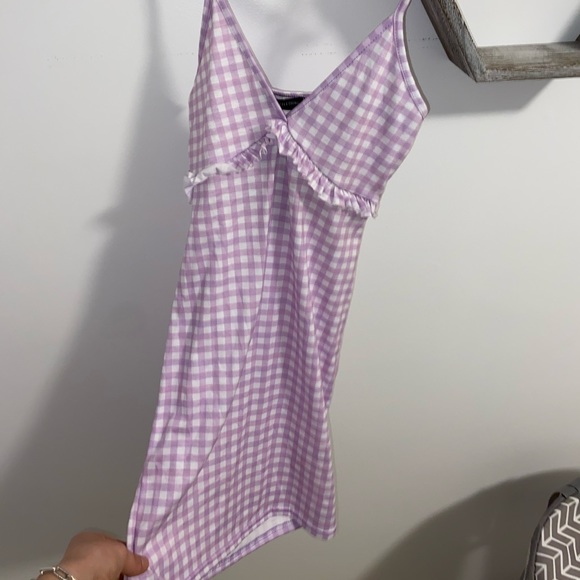 BNWT Pretty Little Thing dress. Size 6 but fits a 4. - Picture 1 of 5
